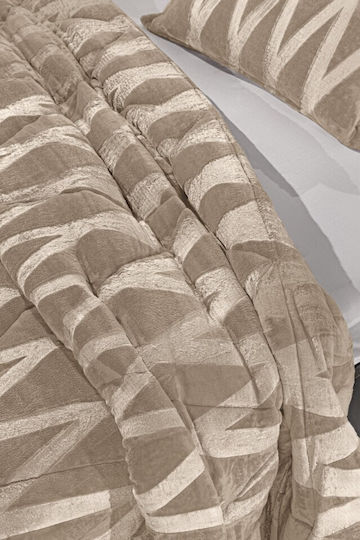 Guy Laroche Zadic Camel Semi-Double Sherpa Comforter 180x240 cm