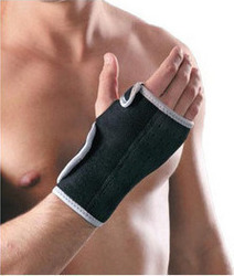 Uriel Forearm Splint Right Side Neoprene Black AC27