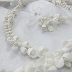 Porcelain wedding wreaths 120909