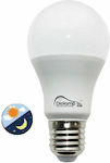 Diolamp Becuri LED pentru Soclu E27 și Formă A60 Alb cald 900lm cu Fotocelulă 1buc