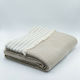 White Fabric Gestreifte Piqué Decke Einzeln mit Fransen 170x245cm Beige