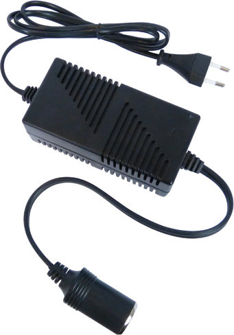 Carpoint Universelles Netzadapter 12 5A mit Leistung 60W (0510214)