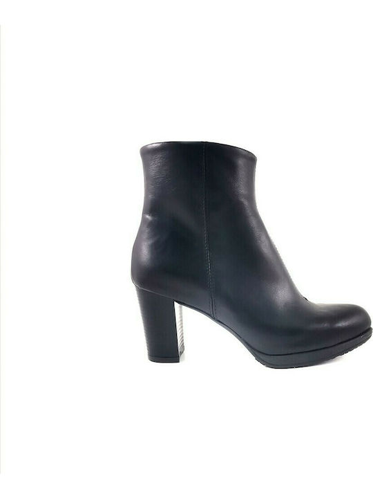 Women's Leather Boots In Black Color - Black