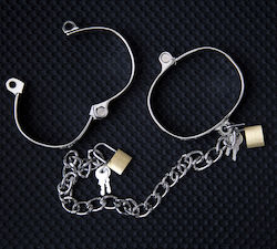 Naughty Toys Metal Cuffs Medium 7x5cm