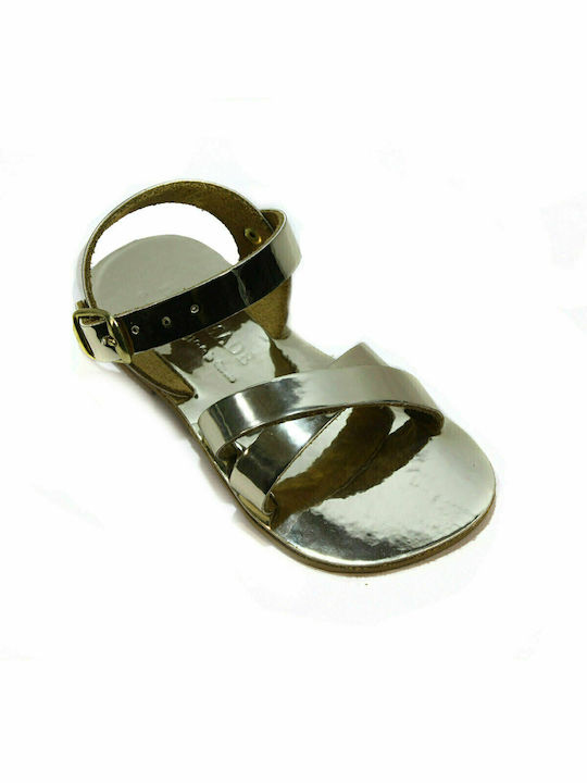 Leather baby sandals in gold color