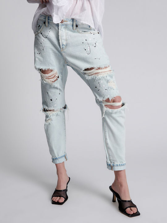 Damenjeans mit Rissen
