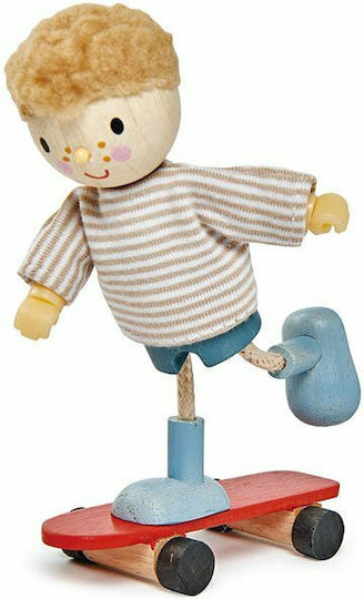 Tender Leaf Toys Edward and Skateboard Păpușă din lemn pentru casă de păpuși