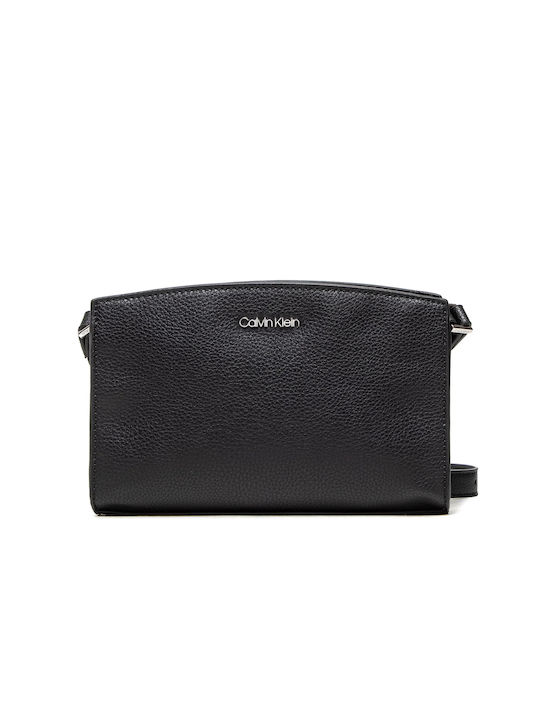 Calvin Klein Din piele Geantă de damă Crossbody Neagră