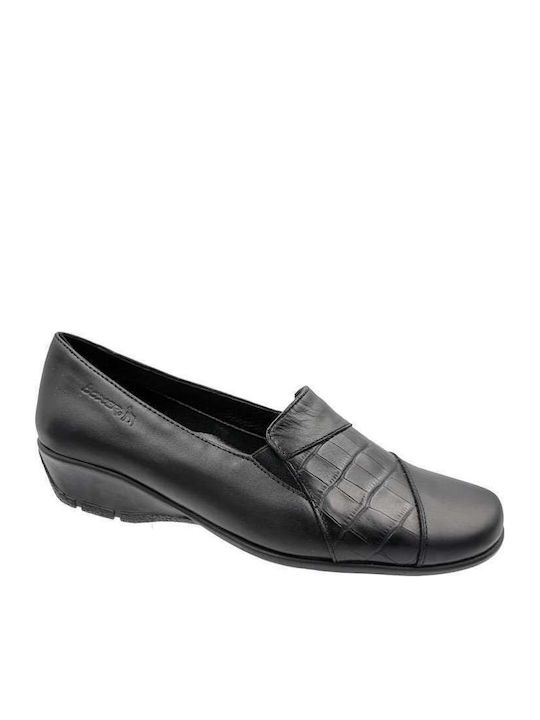 Women's Moccasins in Black Color