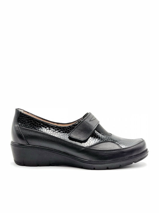 Manlisa Leather Women's Moccasins in Black Color