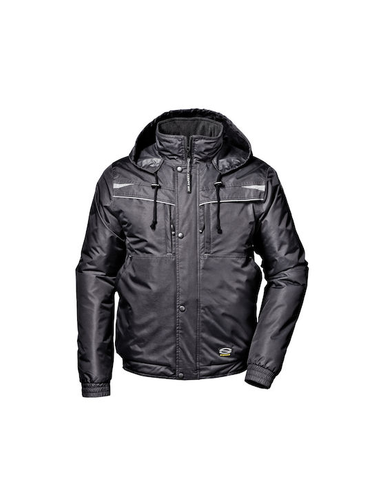 SIR SAFETY - Μπουφάν AIRPORT BLOUSON EN343 MC4725Q8 από πολυεστέρα Taslon με επίστρωση PU, αδιάβροχο και αναπνέον, επένδυση 220 g/m².  Κλείσιμο με κρυφό φερμουάρ και κουμπιά, πτυσσόμενη κουκούλα, τσέπες στο στήθος με φερμουάρ, εσωτερική τσέπη με Velcro.