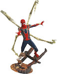 Diamond Comic Distributors Marvel Avengers: Spiderman Iron Figure height 30cm