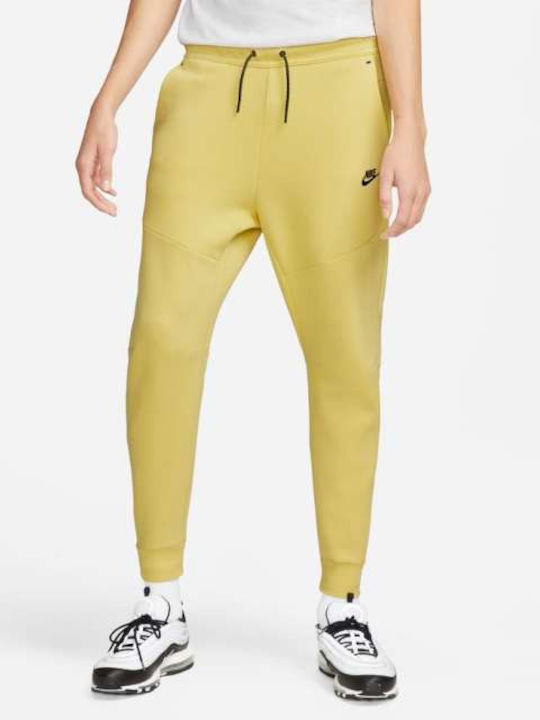 Nike Παντελόνι Φόρμας με Λάστιχο Fleece Κίτρινο