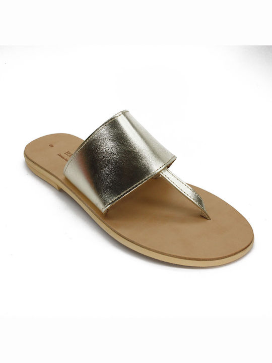 Women's leather sandal in gold color