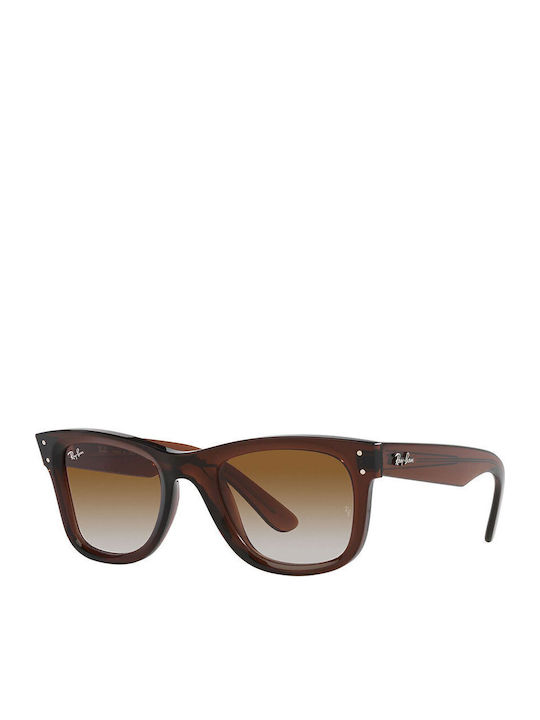 Ray Ban Wayfarer Reverse Unisex Γυαλιά Ηλίου με Καφέ Κοκκάλινο Σκελετό και Καφέ Ντεγκραντέ Φακό RBR0502S 6709CB