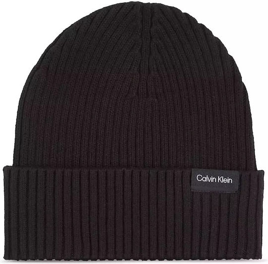 Beanie Beanie with Rib Knit in Black color