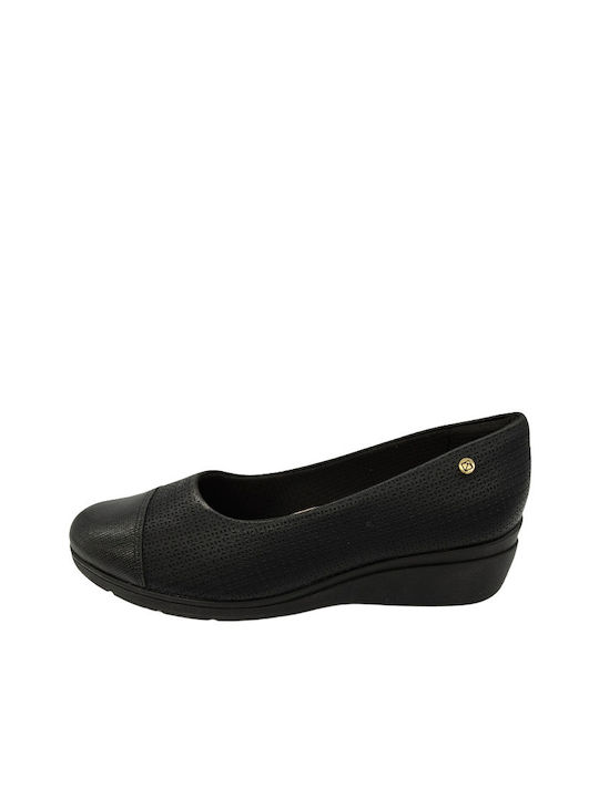 Piccadilly Women's Moccasins in Black Color