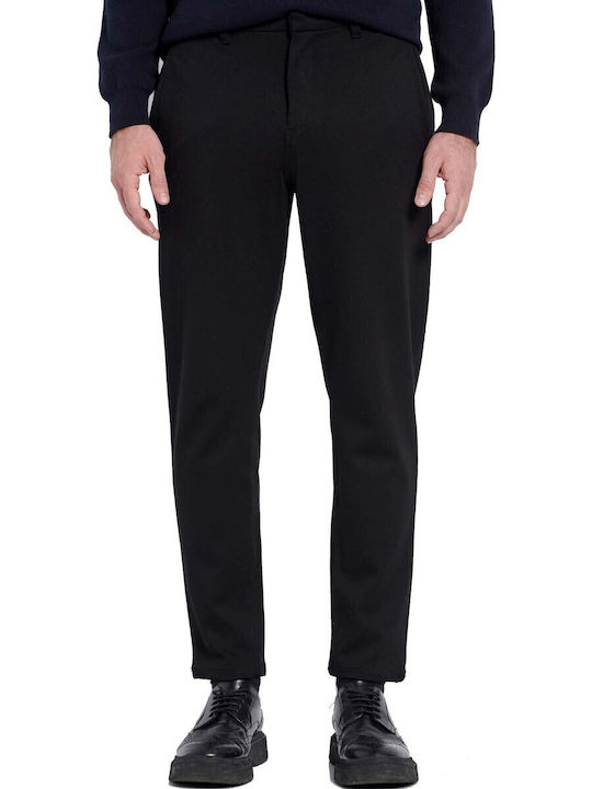 Trousers Chino in Straight Line Black.