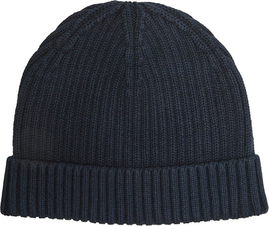 Red Label Beanie Unisex Beanie Knitted in Red color