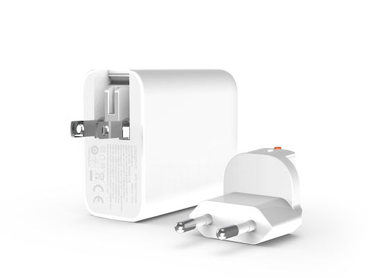 Creative Φορτιστής Χωρίς Καλώδιο GaN με Θύρα USB-A και 2 Θύρες USB-C 67W Λευκός (51MZ0515AA000)