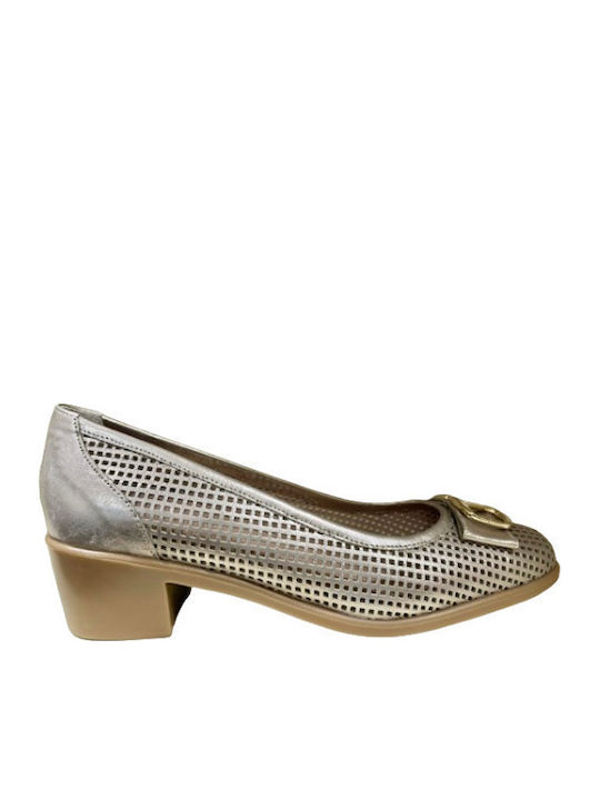 Leder Pumps mit flachem Absatz Beige