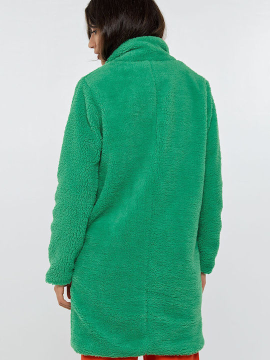 Green Mantel