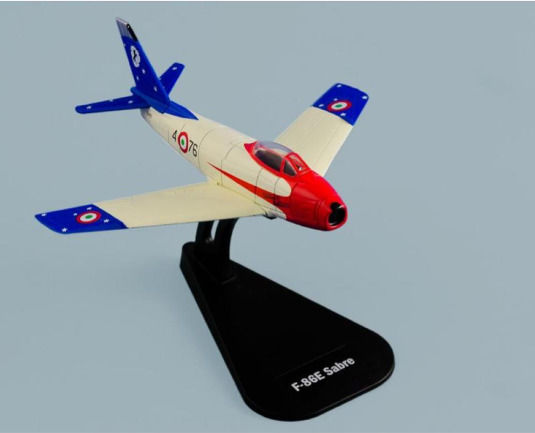 Italeri 1:100 F-86e Sabre "cavallino Rampante"