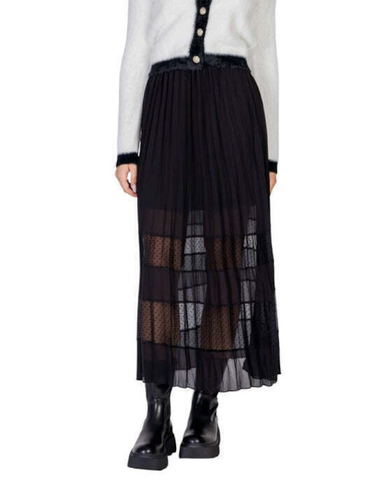 Morgan Skirt in Black color