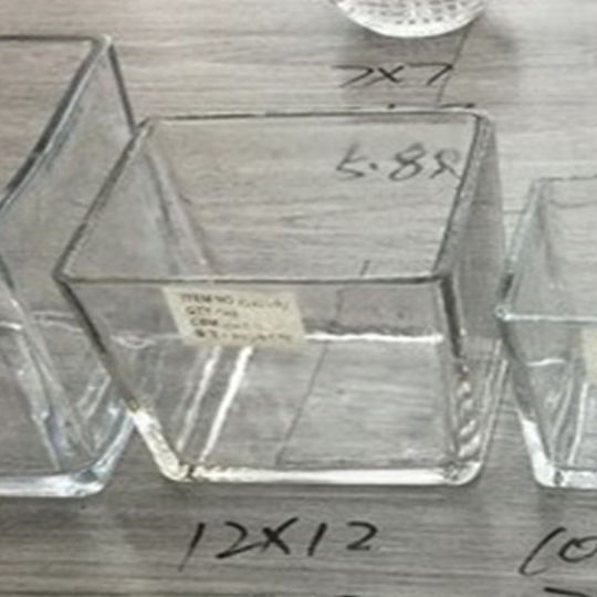 Стъклена кубична ваза 6x6см