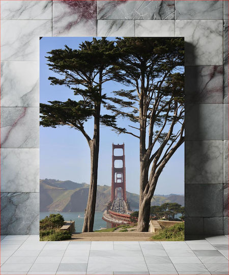 Πίνακας Golden Gate Bridge Framed By Trees Golden Gate Bridge Πλαισιώνεται Δέντρα 100x150