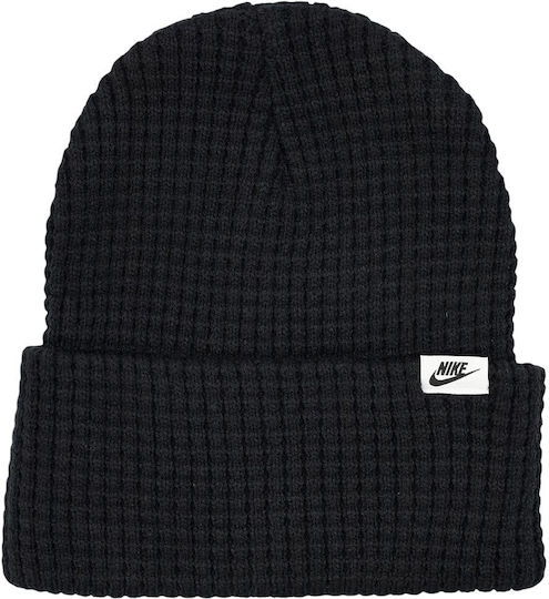 Peak Beanie Beanie Knitted in Black color