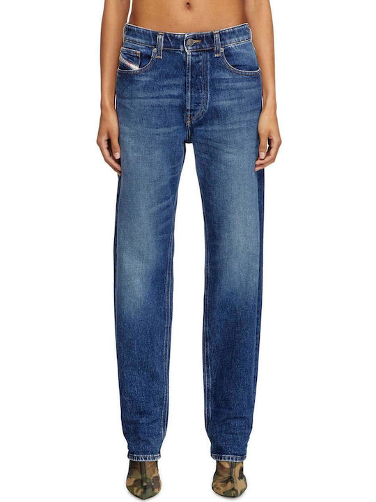 Damenjeans in Konischer Linie