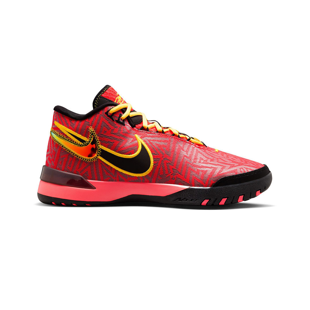 20251014164359_nike_lebron_nxx
