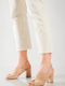Wildleder-Sandalen Symmetrisches Design Nude