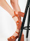 Chunky Heel Sandalen mit Kreuzriemen in Tan