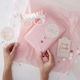 Παιχνιδι Bachelor Pass Parcel 15 Καρτες 10 Χαρτια Κομφετι Γυαλια