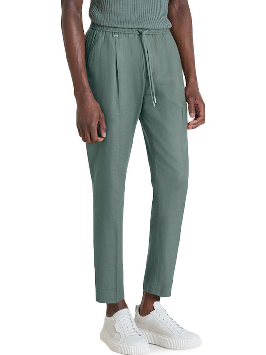 Trousers in Regular Fit Khaki