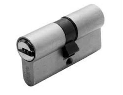 Iseo Cilindru Decalat 28x61mm 3 Chei