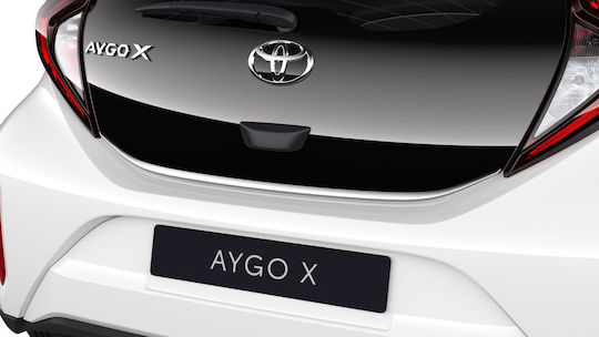 Toyota Γνήσιο Διακοσμητικό Πίσω Πορτ-μπαγκάζ Χρωμίου Aygo X 22'