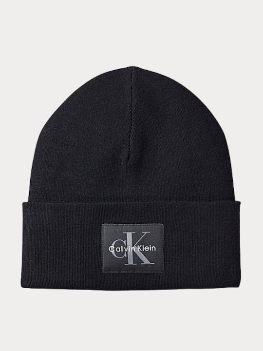 Patch Beanie Beanie Knitted in Black color