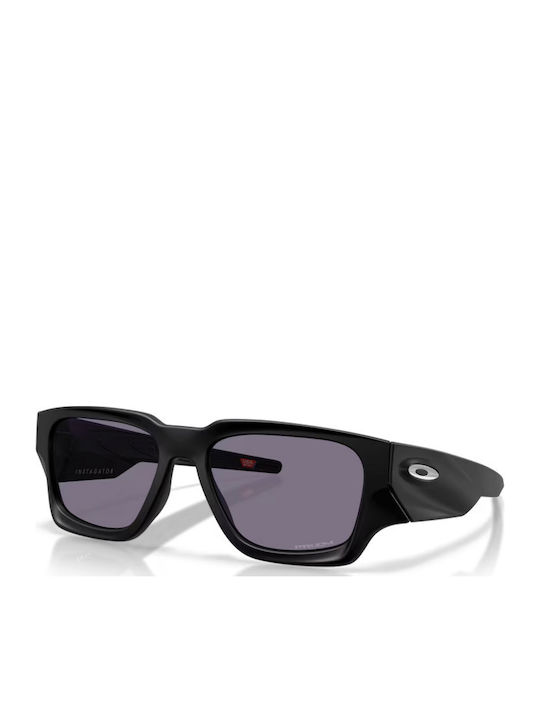 Oakley Men's Sunglasses with Black Plastic Frame and Gray Lens