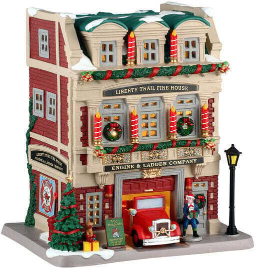 Casă Lemax Liberty Trail Fire House Pompieri 19.7x18.2x14cm Adaptor