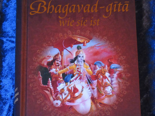Bhagavad-gītā As It Is Translated From The Original Sanskrit And Commented By A.c Bhaktivedanta Swami Prabhupada