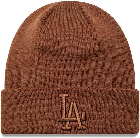 League Essential Beanie Beanie Knitted in Brown color