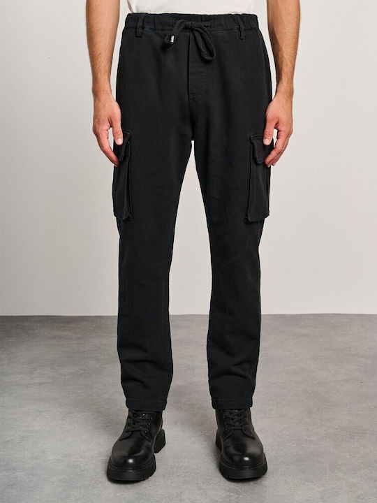 Trousers in Regular Fit Black