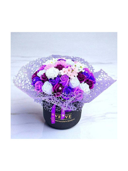 Aranjament Floral Amethyst Flori Săpun În Cutie Rotundă Neagră ⌀ 20cm Accesorizată Cu Fundiță Plasă De Sisal Mov-crem-alb