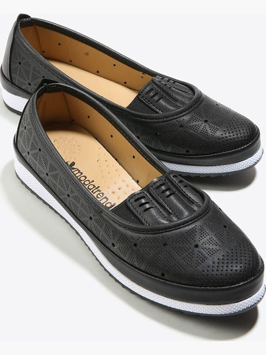 Women's Moccasins in Black Color
