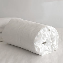 Lin De Luxe Хотелска Пухеница Polycotton 160x220см. Lin De Luxe Хотелска Пухеница Polycotton 160x220см.