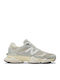 9060 Sneakers Grau