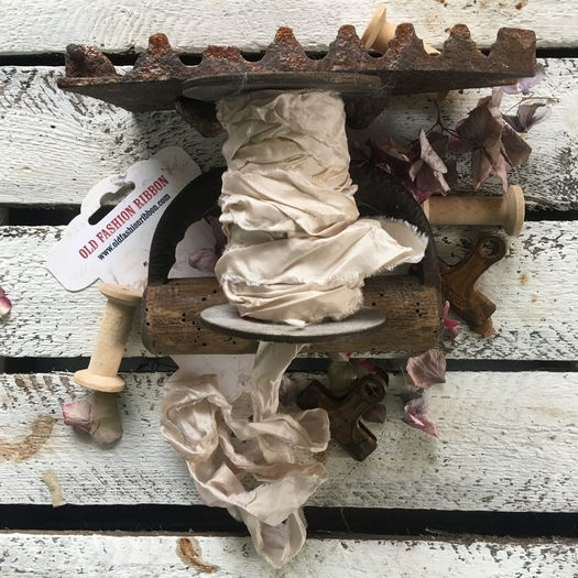 Vintage Ribbon Beige
